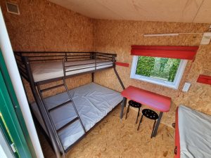 Le Sans Souci campsite – hiker’s cabin