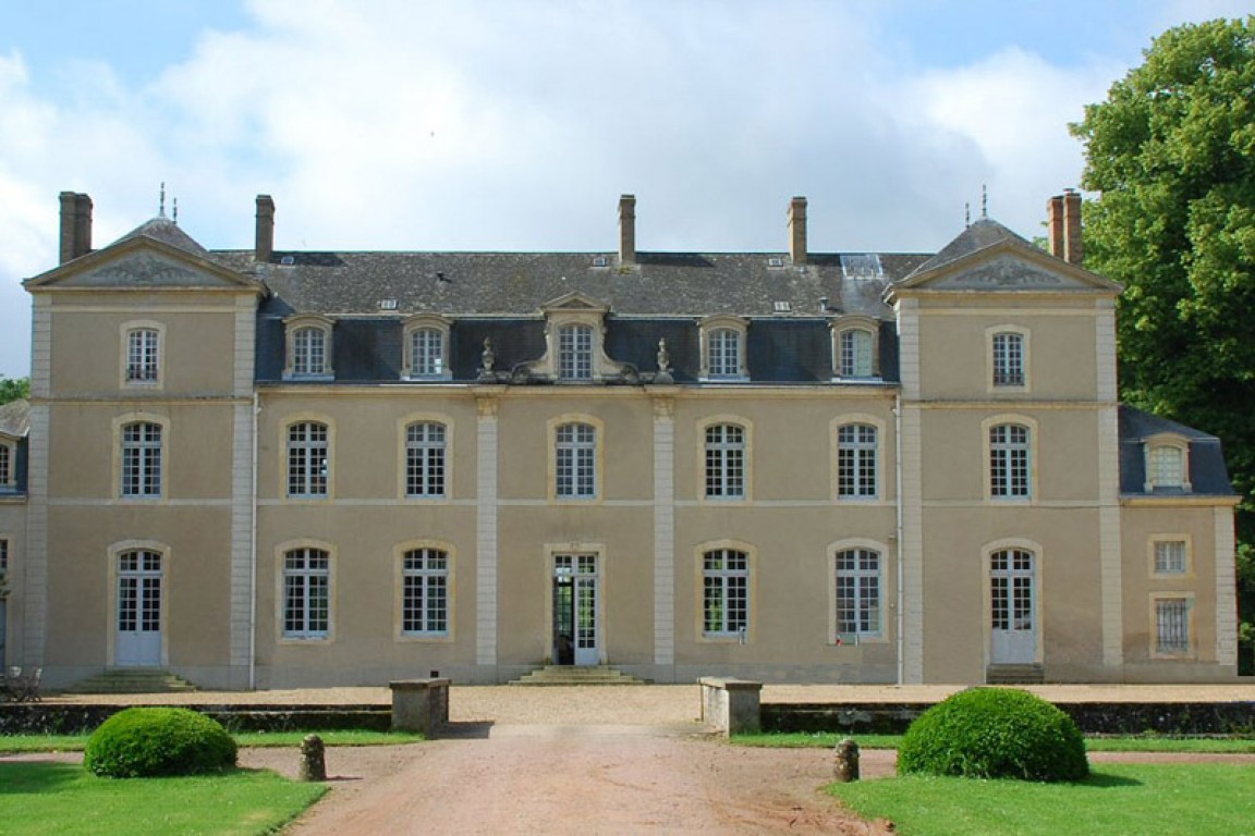 CHATEAU DEPORCE - Sarthe Tourism